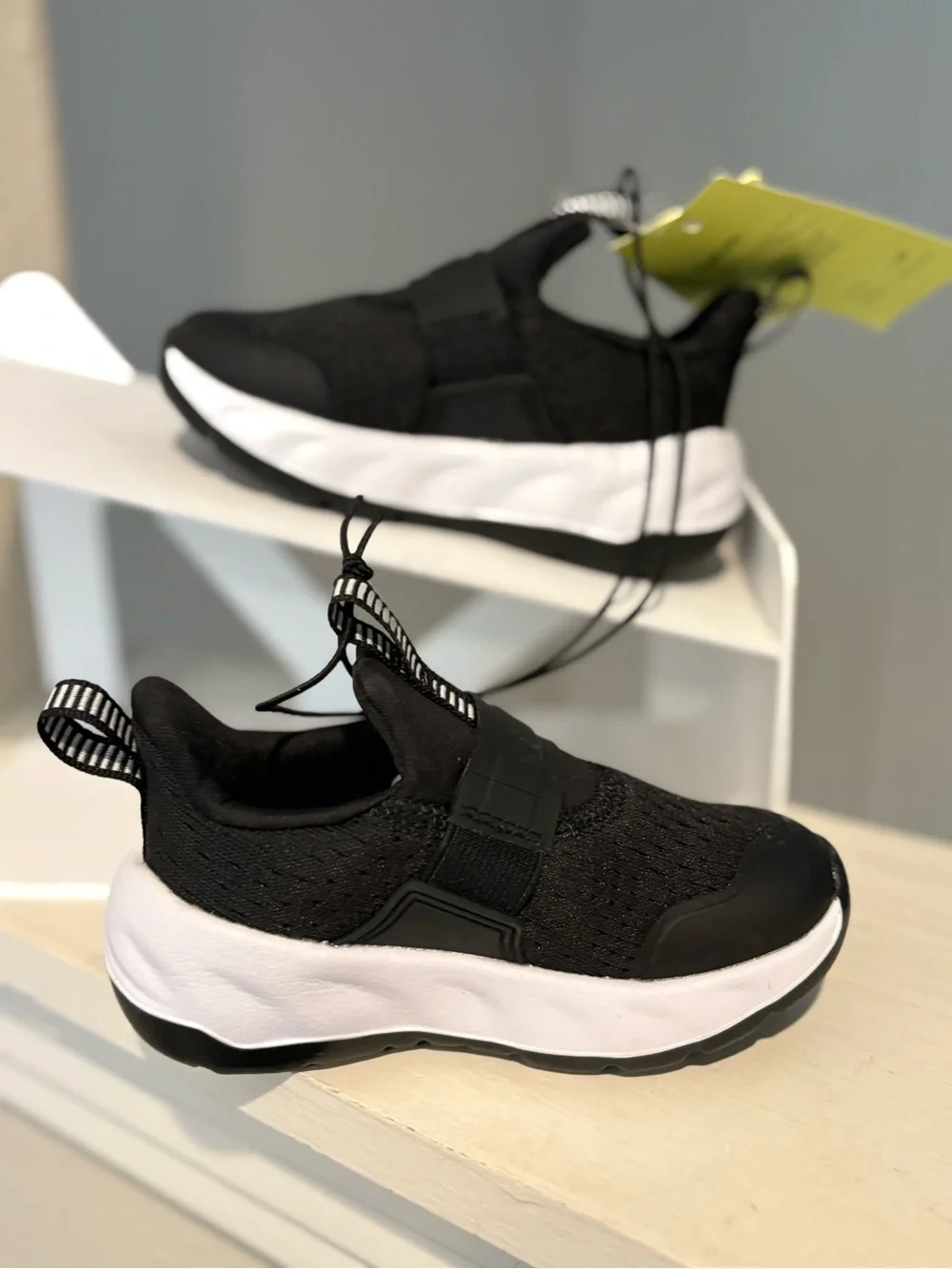 All in Motion Toddler Boys Dannie Slip-On Performance Sneakers Shoes Size 6 NEW